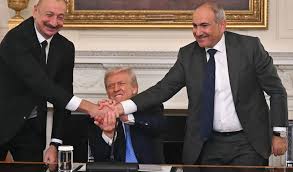 Le président américain en présence du président d'Azerbaïdjan et du Premier ministre arménien